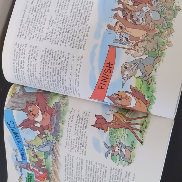 Vintage Disney's Wonderful World of Year Book 1983 - Picture 9 of 11